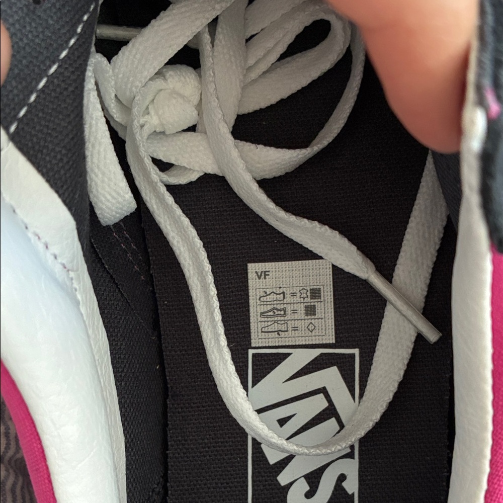 Vans Old Skool Black Pink Fuchsia Skate Shoes w/ Box NWT - Women's 9.5 - Picture 9 of 12
